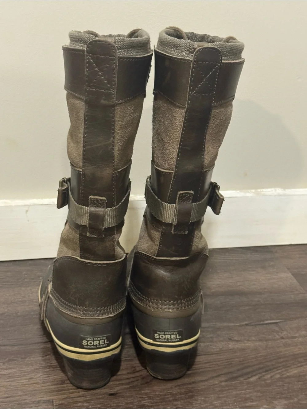 Sorel Conquest Carly boots size 8.5